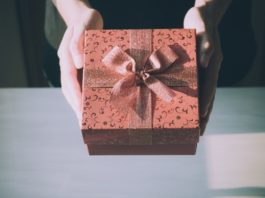 rosnijwsile.pl Co kupić na prezent? 7 prezentów, które nigdy nie stracą na wartości