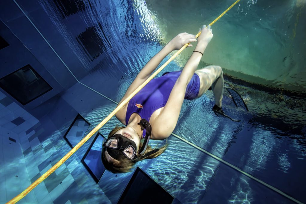 Nurkowanie freediving korzystanie z liny dla nurkow ©photo Źródło: deepspot.com